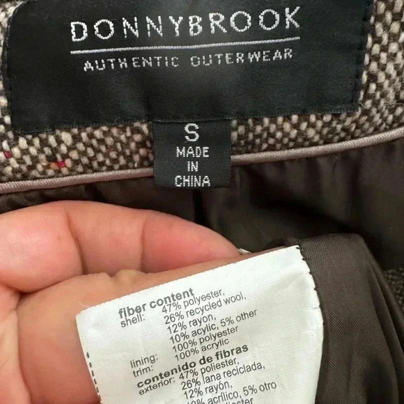 Donnybrook Trench Coat Size Small. - Picture 14 of 14